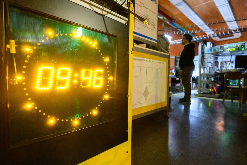 Lower Saxony, Brunswick: Various superstructures, which are parts of an atomic clock, are located in the time laboratory of the Physikalisch-Technische Bundesanstalt (PTB) 