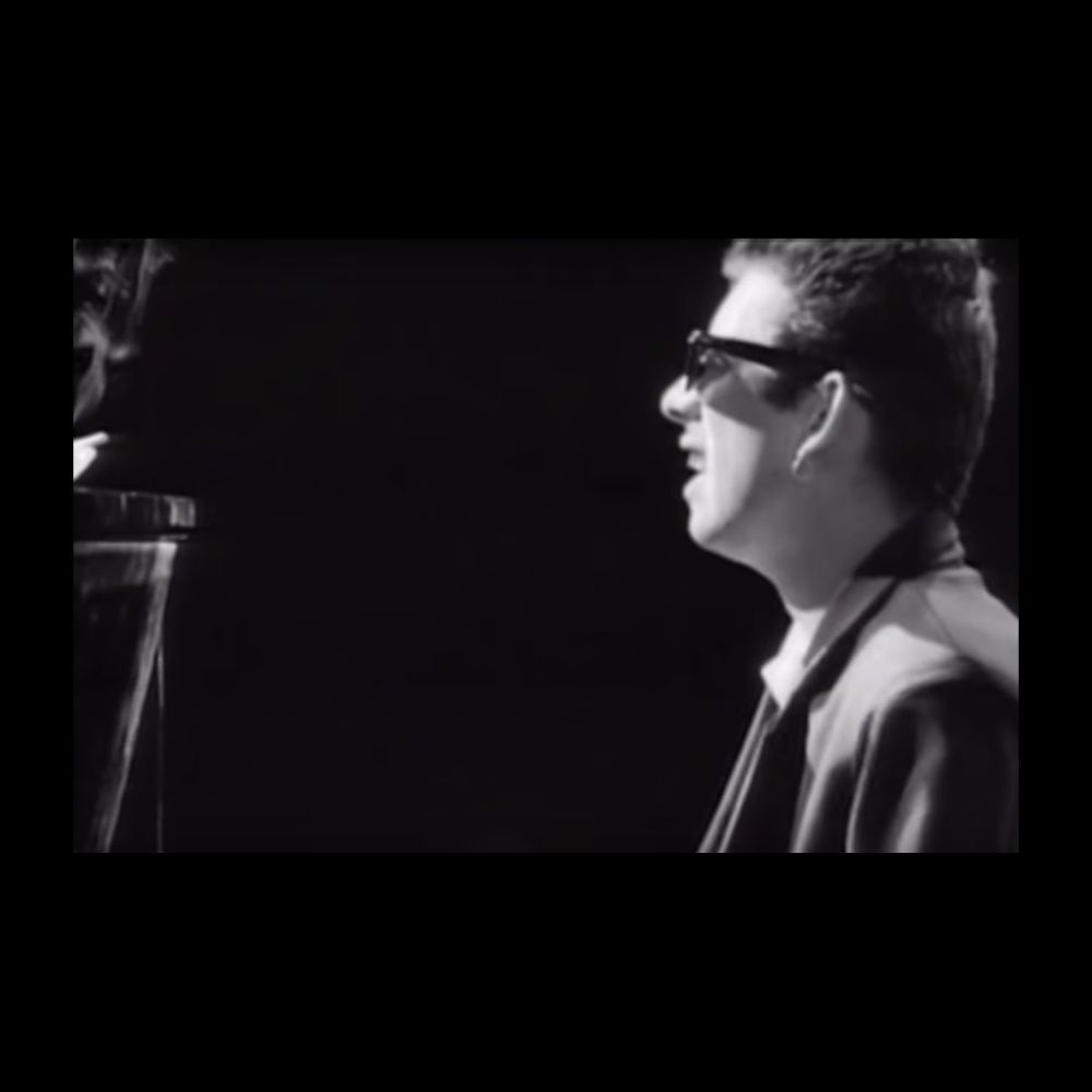 The Pogues -  Fairytale Of New York (Official Video)