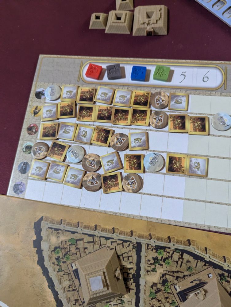 Fate Point trackers in Kemet with very narrow finish between 3 of the 5 players...came right down to the wire 