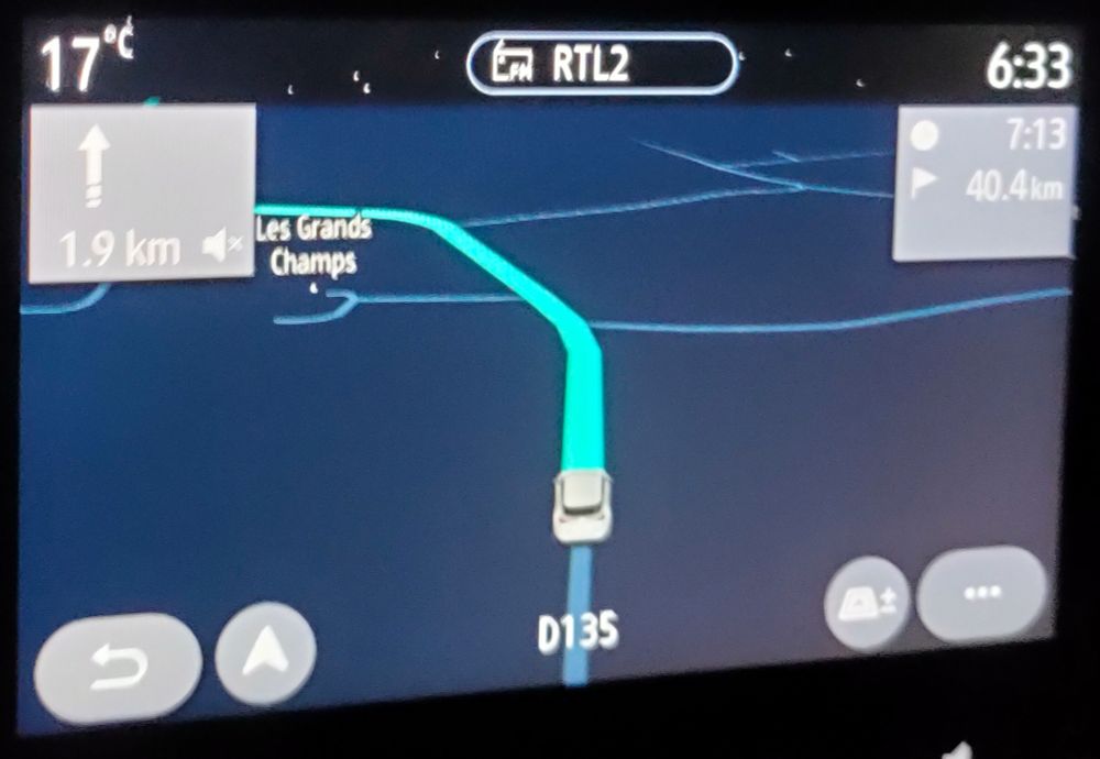 Photo de l'écran de mon GPS où en haut à gauche, il est écrit 17 °C