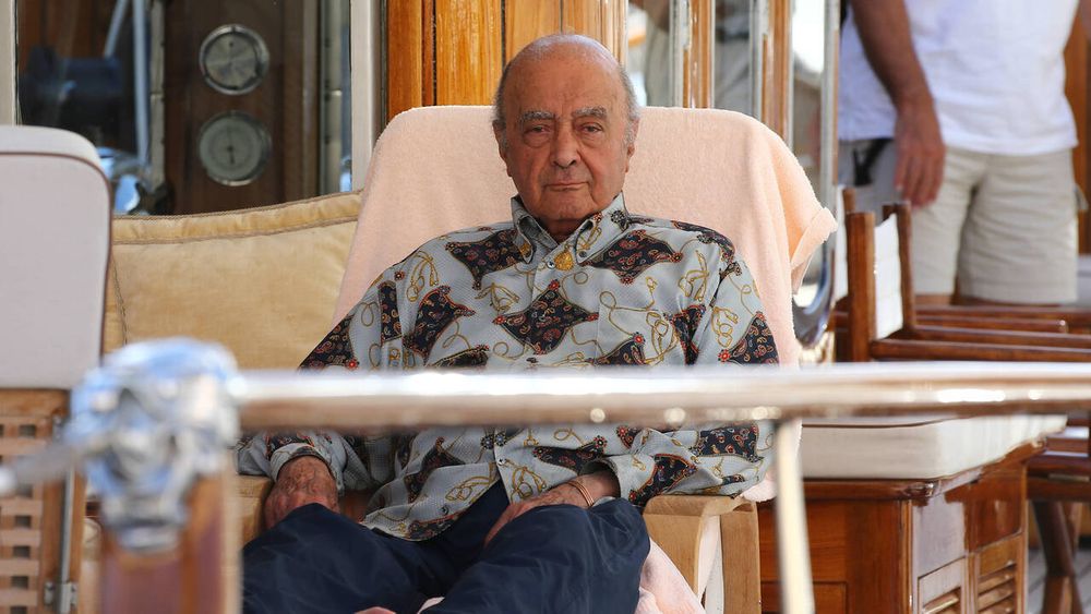 «Il était couché sur moi de tout son poids, je me débattais violemment»: Mohamed Al-Fayed, le monstre de Harrods - Le Temps