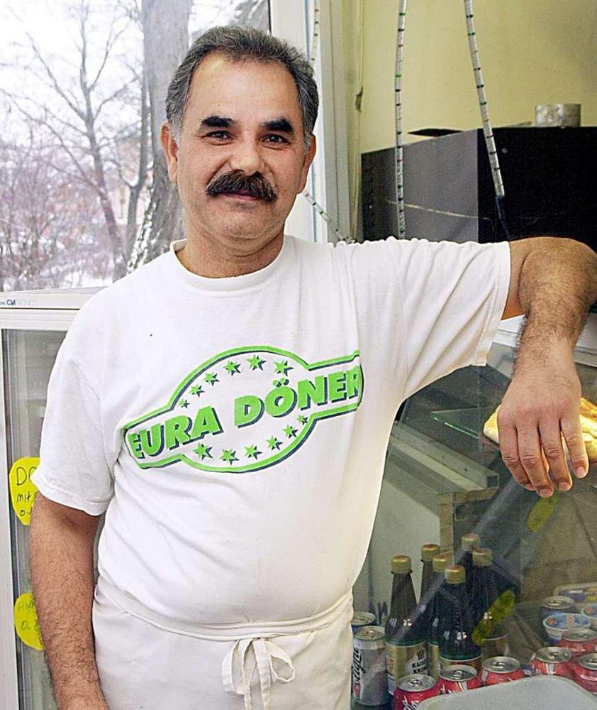 Meine Gedanken sind bei der Familie von İsmail Yaşar, der vor 20 Jahren in #Nürnberg vom #NSU ermordet wurde. In der Stadt soll nun ein NSU-Dokumentationszentrum entstehen. Wir Grüne haben uns intensiv dafür eingesetzt und werden das Vorhaben weiter begleiten. #keinSchlussstrich 