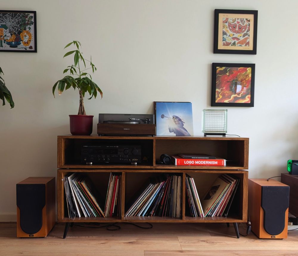 Photo of my record setup with on it the cover from Geese's new album: Getting Killed