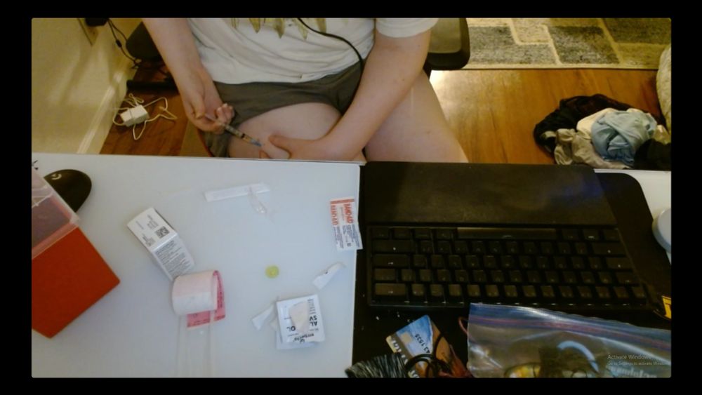 picture of me with the needle in my thigh