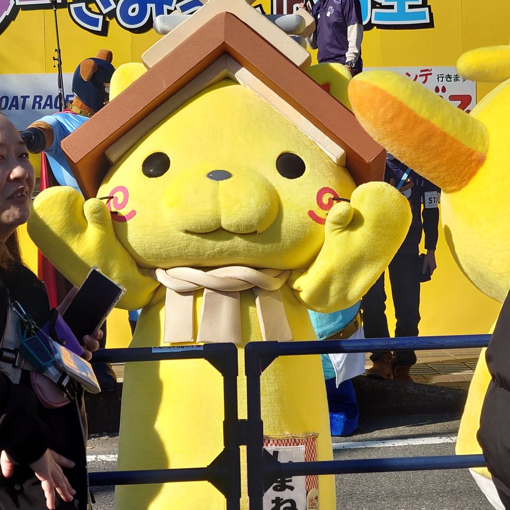 しまねっこ！無条件に可愛い！かわいいよしまねっこ！オープニングもエンディングと広場の真ん中を陣取ってしっかりしてるよ！