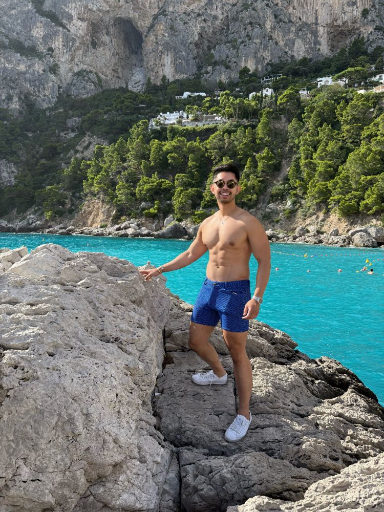 the water looks like that one scene in Wonder Woman 🤩