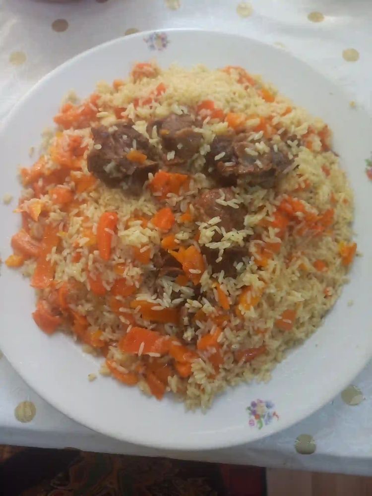 Photo of a traditional Turkmen food plov