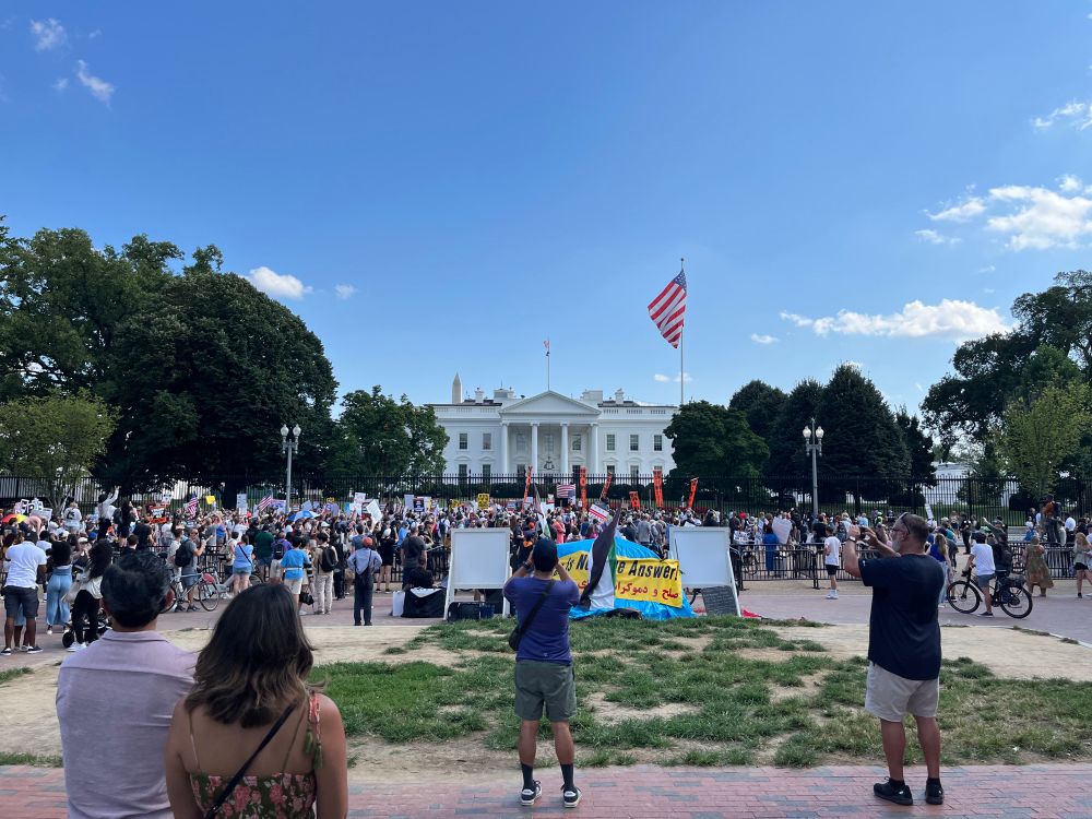 Refuse fascism protest crowd in front of the White House off of the park