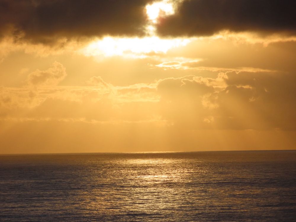 Sunrise over the Pacific Ocean 