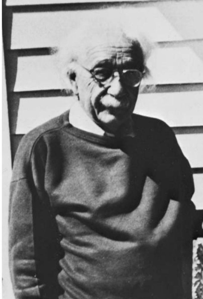 The last known picture of Albert Einstein, taken in March 1955, in front of 112 Mercer Street.