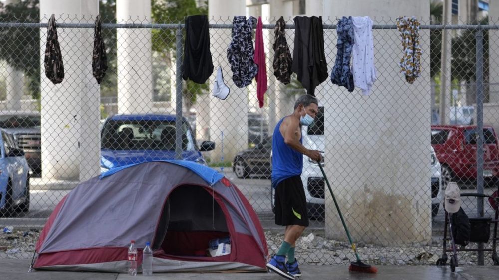 Florida law banning homeless people from sleeping in public spaces takes effect