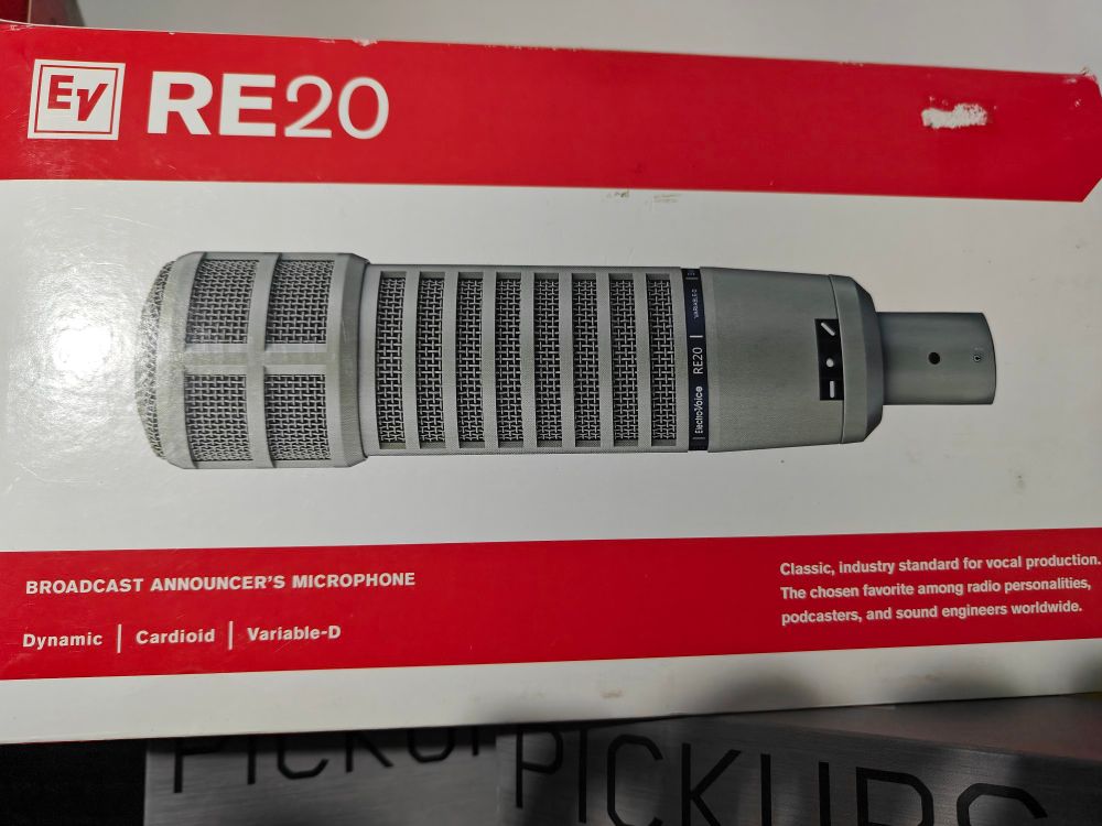 Picture of the Electro Voice RE20 microphone box.
