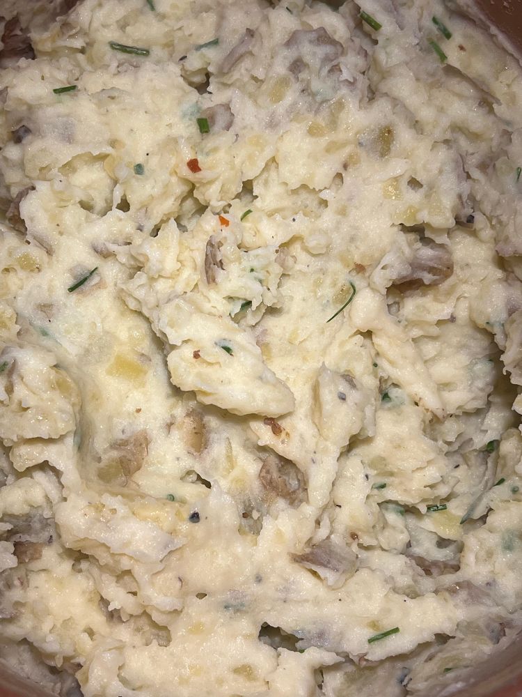 Mashed butter and chive potatoes 