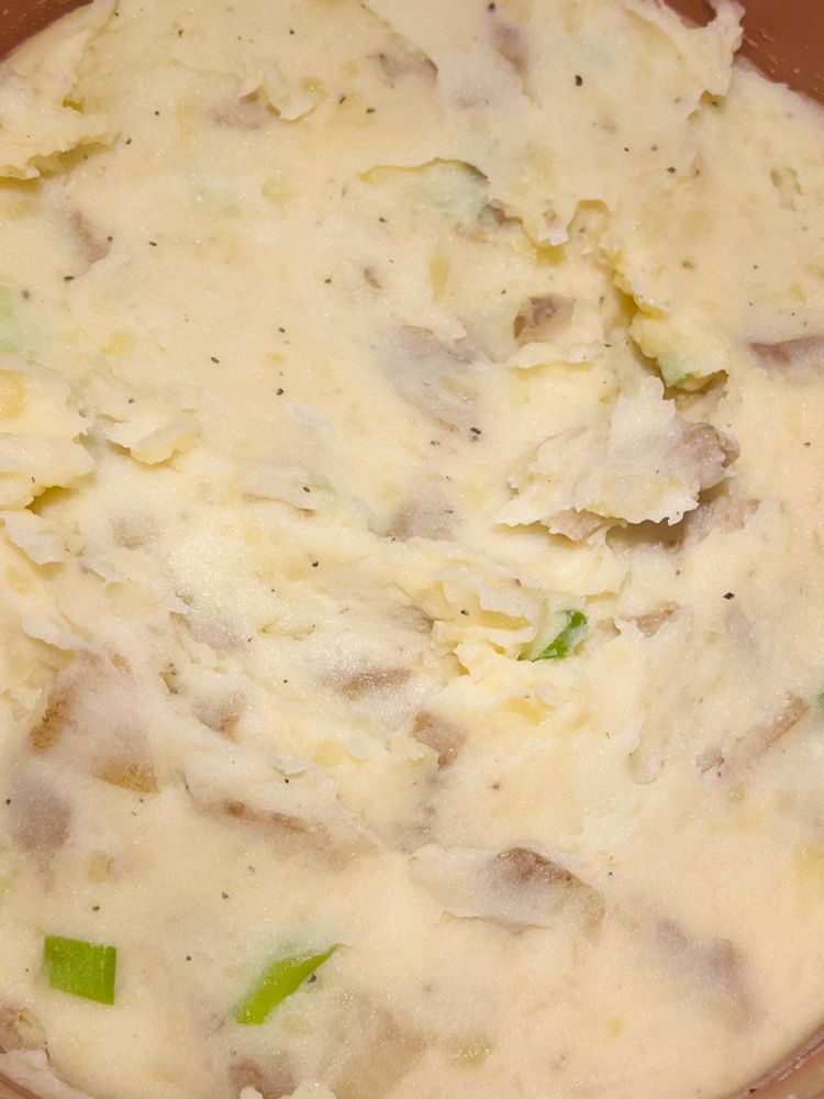 Mashed potatoes with green onions 