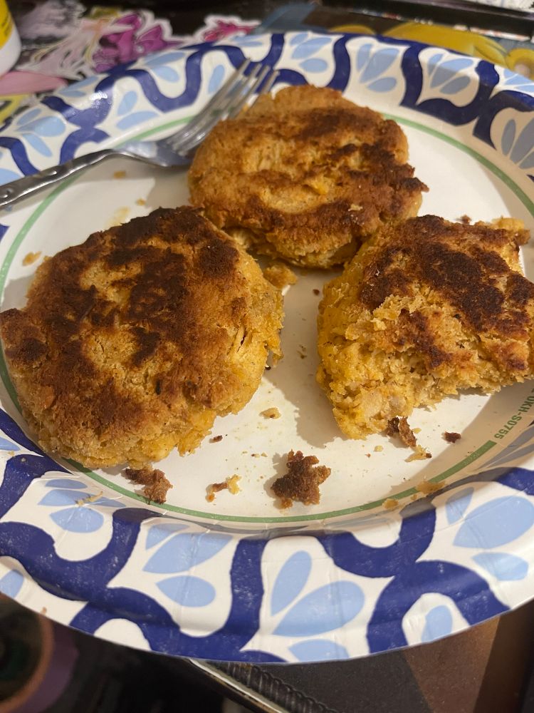 Fried salmon patties 