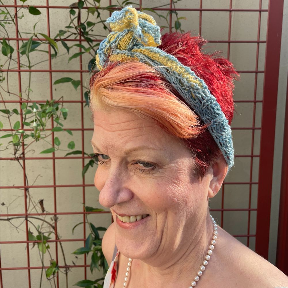 Release 2 is now live in the Sizzlin' Stitches multi-designer eBook!  Porto, designed by @jillwolcottknits, is a super cool knitted headband with a twist.  I love Jill's creative take on the tame the mane and will be casting on mine (just as soon as the yarn is washed).  Porto is a great opportunity to give Jill's Pattern Tailor a whirl for a perfectly customized fit!
~
Pick up your copy of the collection here on #payhip:
https://payhip.com/b/dlMBC

🌞
or here on #ravelry:
https://www.ravelry.com/patterns/sources/sizzlin-stitches
~
Each week a new pattern will be released giving enough time to complete one design before the next release.  Today's release price $8.  As each pattern releases, the price increases by $3.
~
#newknittingpattern #newknittingpatterns #summerknittingpattern #summerknitting #knitecochic #wearyourknitting #knittingpatterncollection #knittingpatternebook #quickknits #indiesunite #knitsharelove #knitlove #newcaston #quinceandcowhimbrel #knittingismyyoga #knitsagram #knittersofig
 @jillwolcottknits  @orchardhouseediting