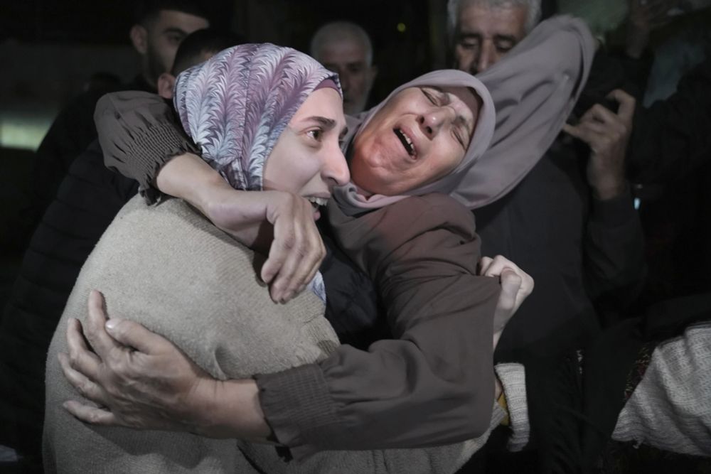 More Palestinian women, children freed from Israeli prisons