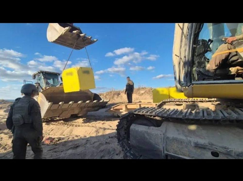 — 🇮🇱/🇵🇸 NEW: Hebrew media  'Maariv' reports that Israeli Minister Itamar Ben-Gvir has ordered the IDF to shoot every Palestinian child who approaches the 'yellow line' in Gaza

The IDF has begun marking this line in Gaza with yellow blocks in recent days.

➥ Journalyze • Chat • All Channels