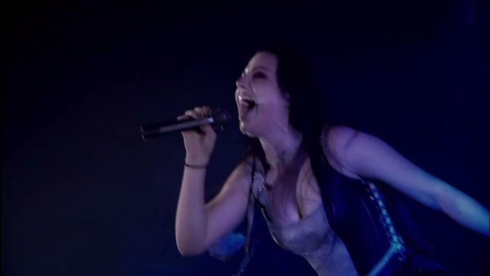 Evanescence - Going Under (Live in Paris 2004) [Anywhere But Home DvD] {4K Remastered}