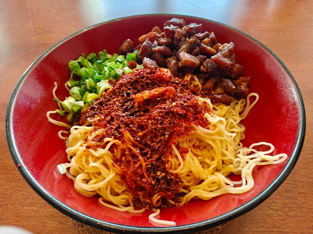 Crispy Pork Noodles (脆哨面)
