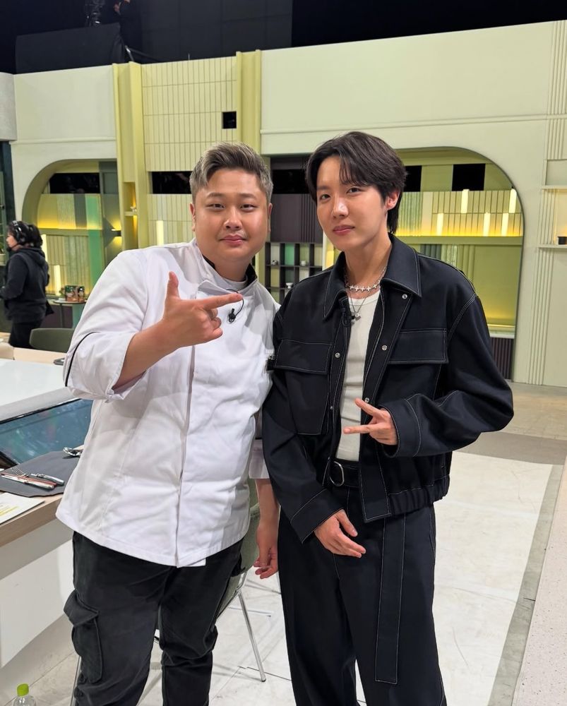 Chef Yoon Nam-no (“Cooking Maniac” from Culinary Class Wars) shared these photos with #JHope on Instagram. 