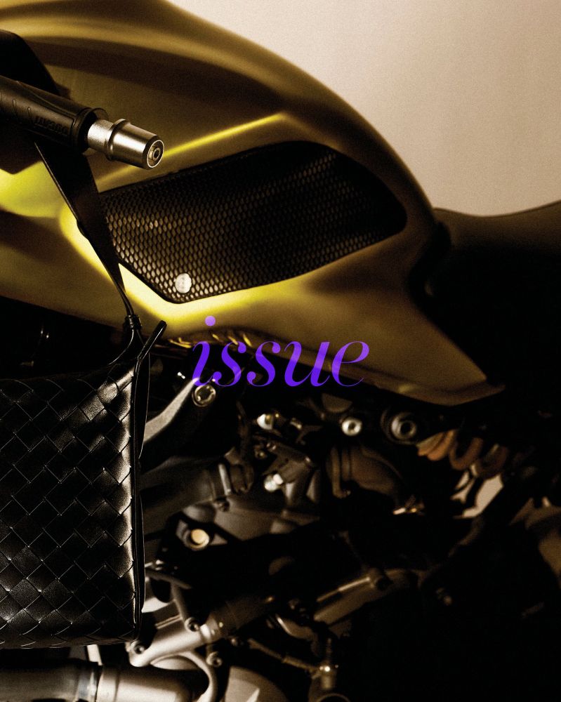 Big bike with bottega’s design detail