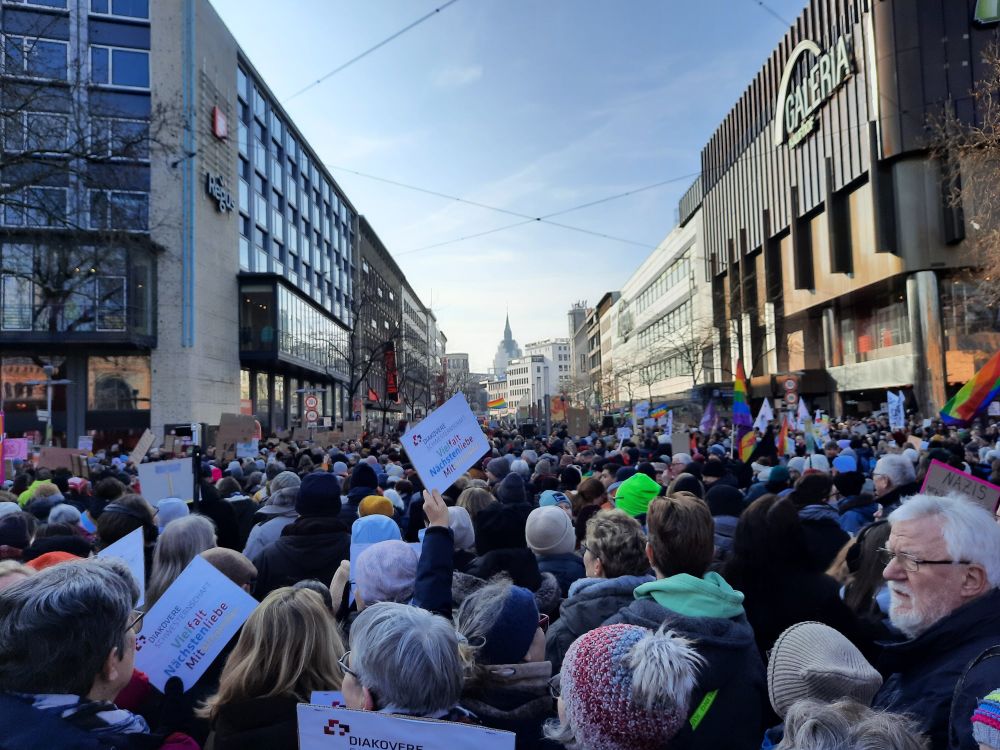 Demonstrationszug für Demokratie in Hannover.