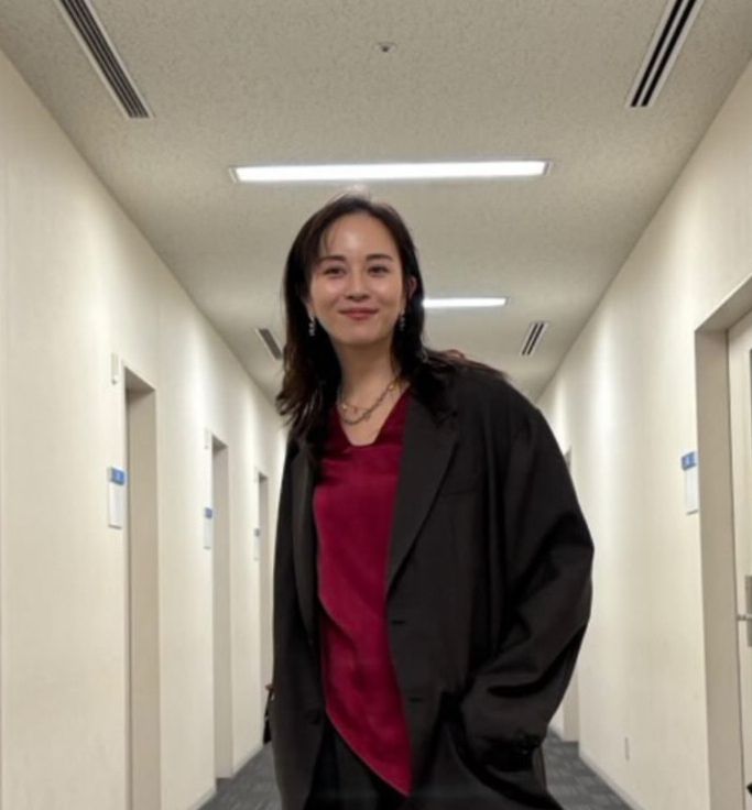 Manami doing some drama PR, ready in this handsome outfit