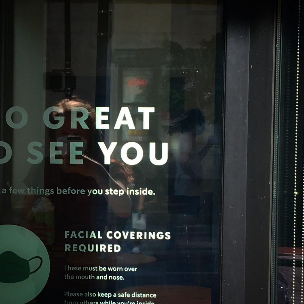 Eat you, step inside. #baltimore #mountvernon #charlesstreet #eatyou #missingletters #lightandshadow...