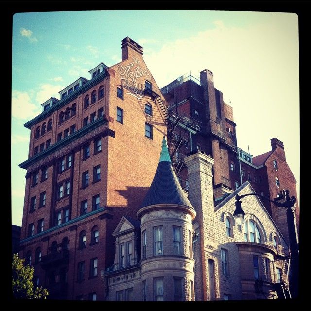 Meanwhile in Baltimore... The sun shines on Mt. Vernon Place. #baltimore #mountvernon #mountvernonpl...