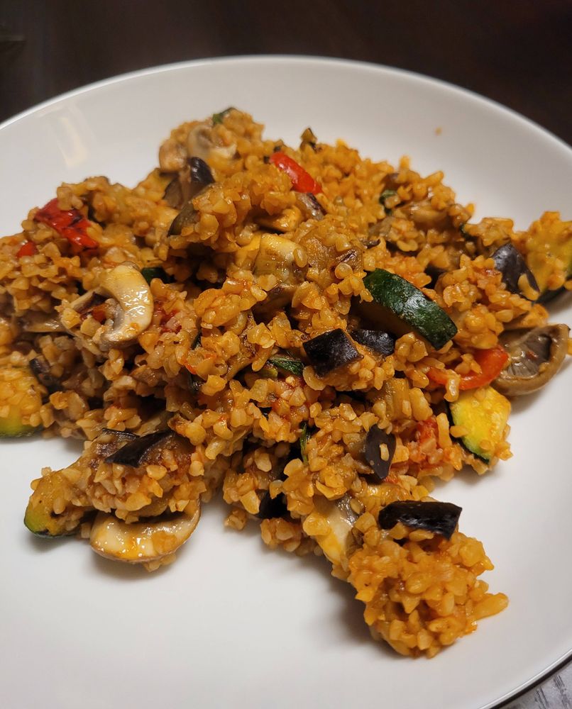 Gemüsepfanne mit Bulgur