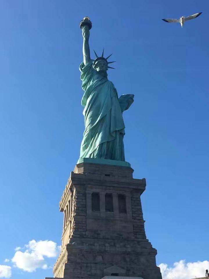 The Statue of Liberty on a sunny day 💕