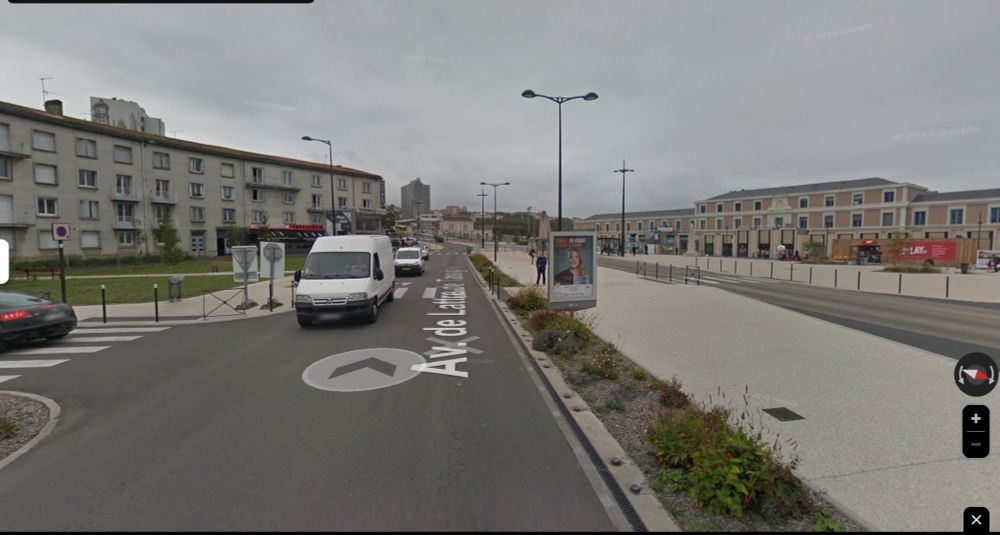 Photo du parvis de la gare d'Angoulême