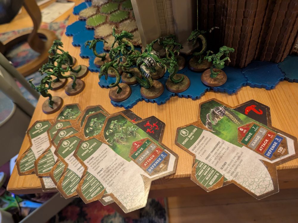 A photo of Venoc Warlord and five sets of Venoc Vipers