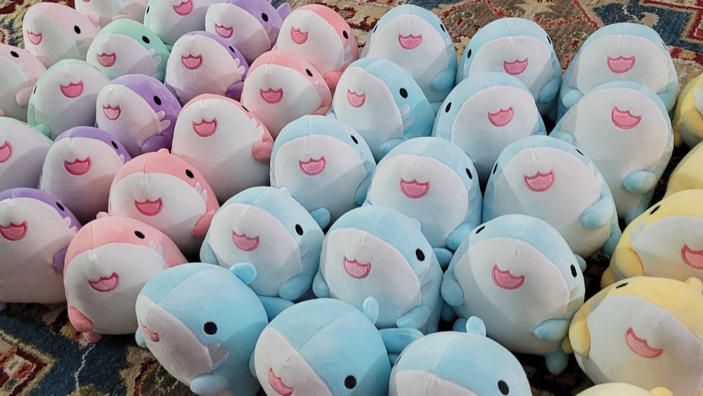 shark plushies by mahoukarp