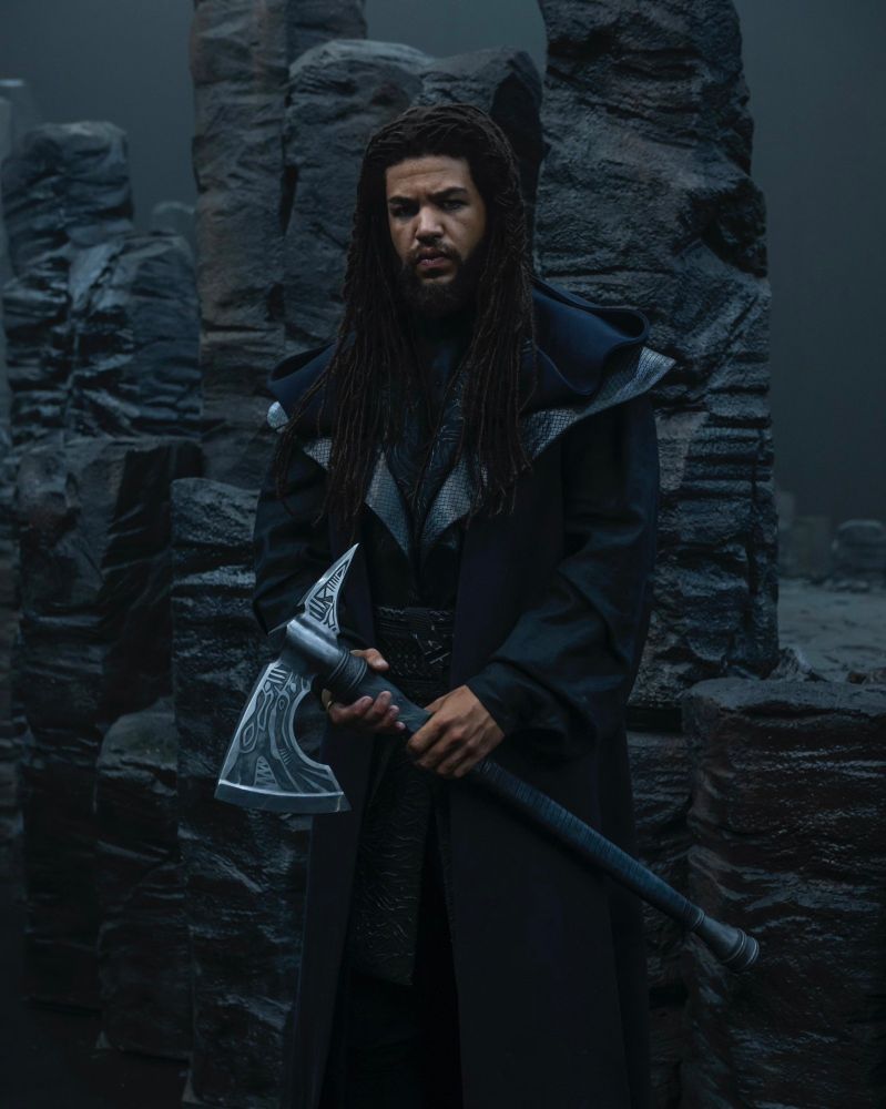 Perrin dressed in the dark timeline, wearing goth attire.