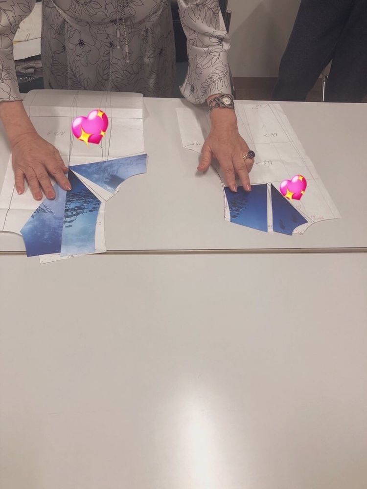 洋服作りの原型となるもの。この型を使って「ダーツ」と呼ばれる「ゆとり」をどの様に分散させていくかを教えてもらってる図です。