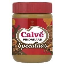 Glas Erdnussbutter mit Spekulatius Geschmack der Firma Calve.