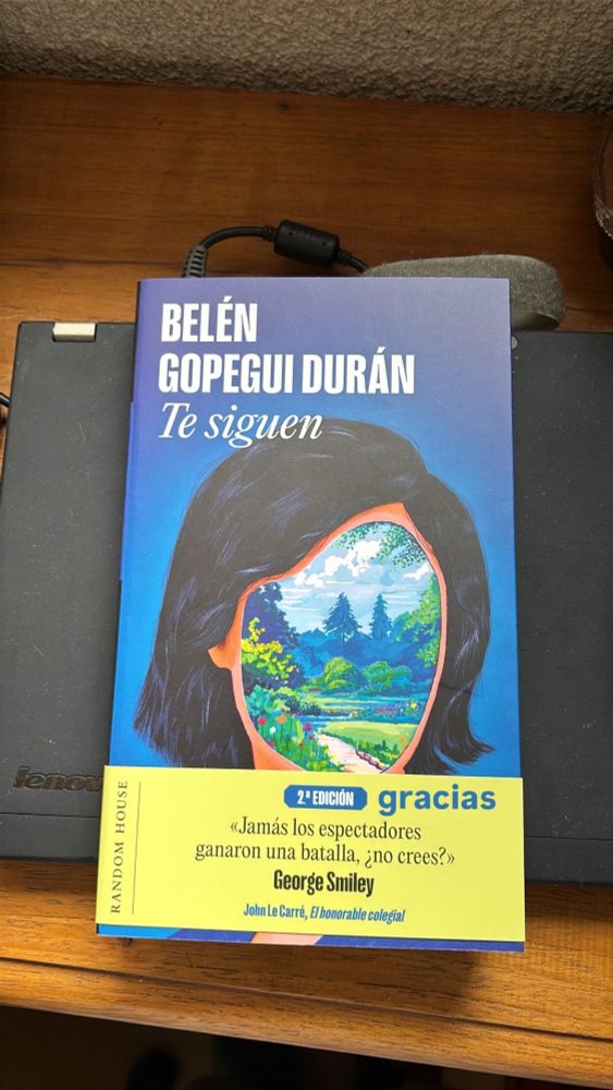 segunda edición de te siguen y agradecimiento de la autora