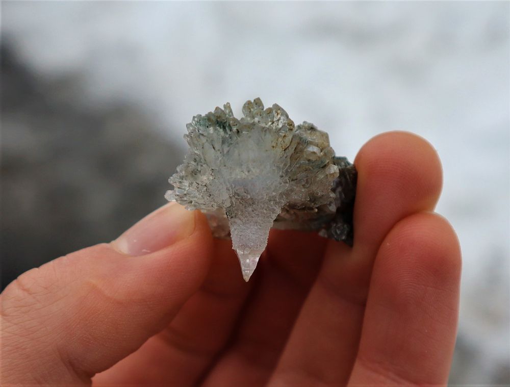 Clear flower quartz like a bouquet of ice