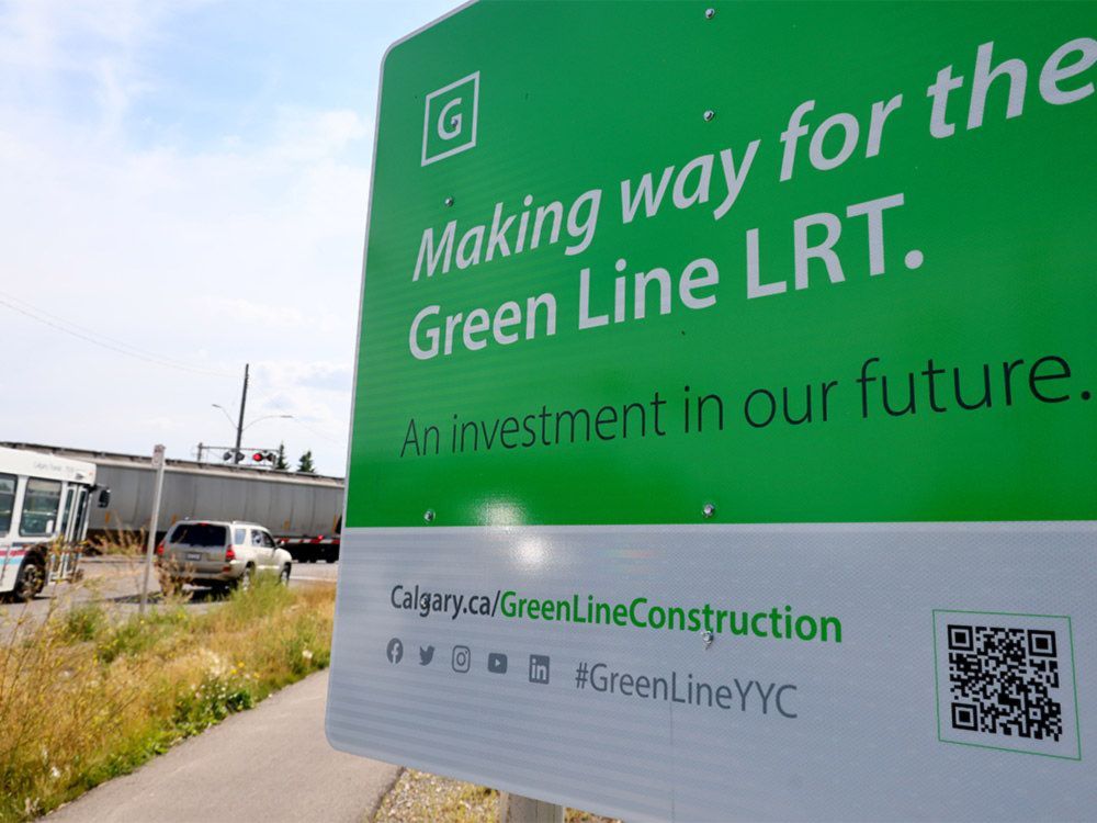 Varcoe: As layoffs begin, collapse of Green Line a 'disastrous situation' for Calgary construction industry