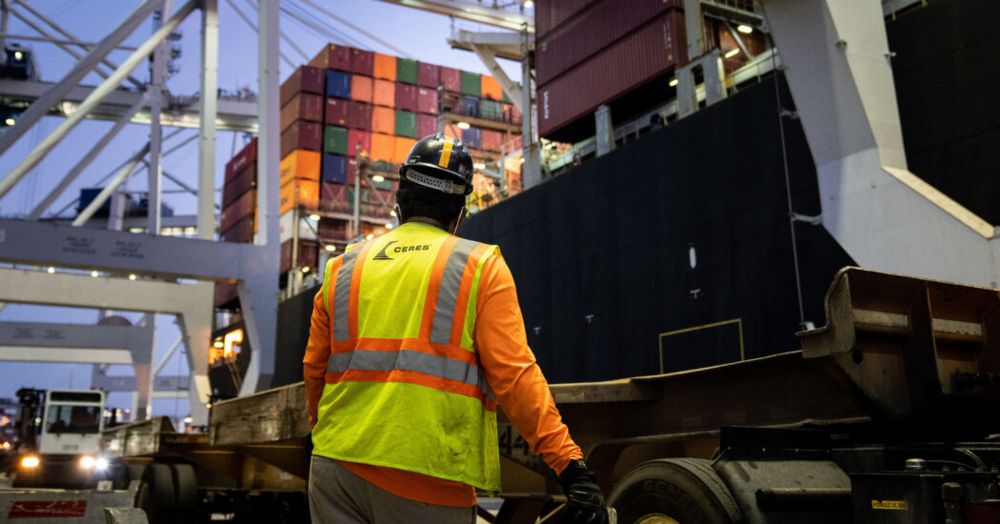 Dockworkers Strike Could Begin Tuesday, With Talks at an Impasse