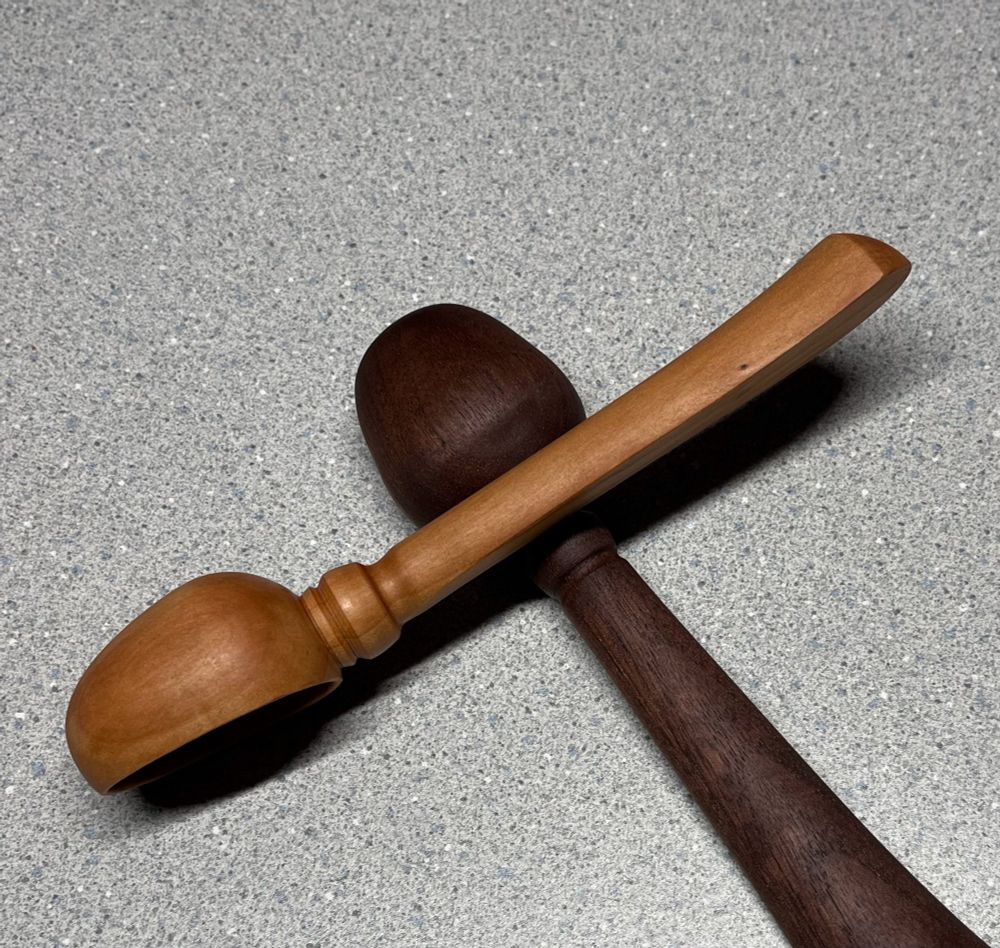 Side view of Pear scoop.