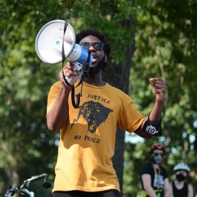 Willie with a megaphone and sunglasses 