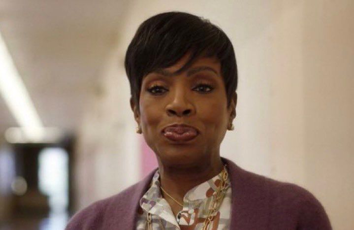 barbara (played by sheryl lee ralph) pursing her lips conveying a satisfactory tone