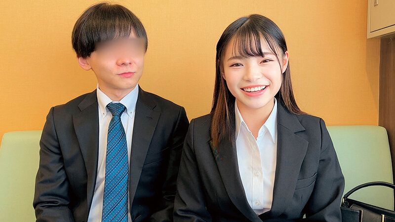 【素人男女モニタリングAV 出張先のホテルで上司と部下が相部屋チャレンジ！初めての出張でド緊張の新入社員が上司と一晩密室で二人っきり！中出し1発10万円の過激ミッションに挑戦！？朝まで連続射精セックス！もう職場で目も合わせられない秘密の関係！！】
社内環境の改善と称し、出張中の上司と部下をナンパし、インタビュー。入社したばかりでド緊張の女子社員。しかもなんと今回初めての出張！お互いを異性として意識する余裕なんて一切ない...