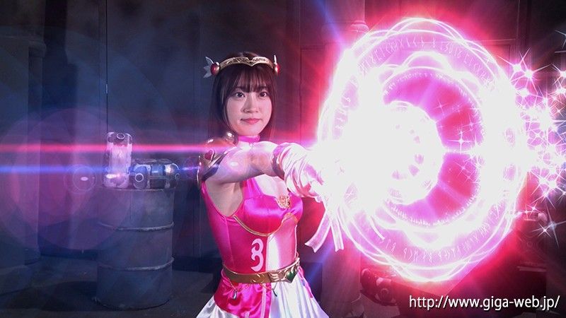 【地味子はウエディングエンジェル！ ～愛戦士ウエディングエンジェル～】
地味で目立たない天音 桃は強欲な女社長に地味子とあだ名され苛められていた…それは天音 桃が真の正体を隠すための試練だった。彼女は魔物が蔓延る場所を突き止め退治する愛戦士ウエデ...