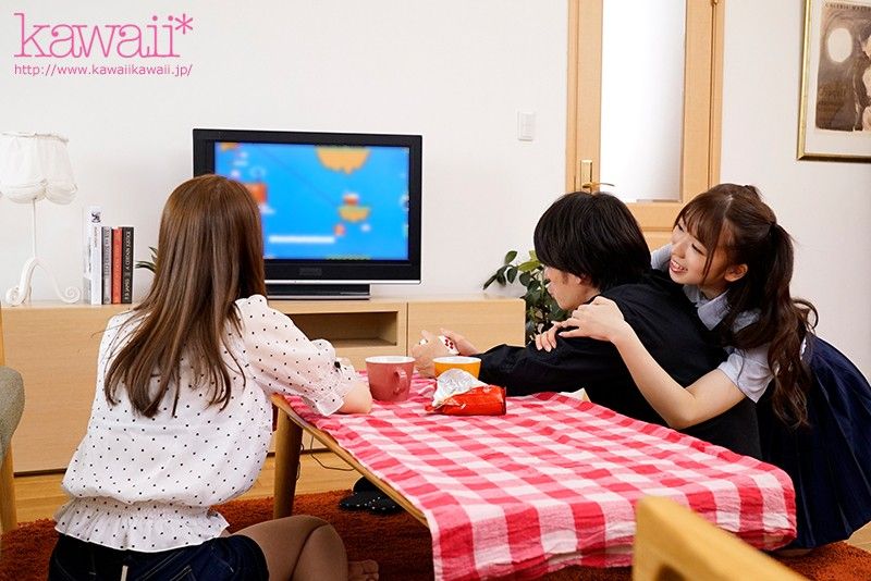 【ボクを好きすぎる彼女の妹の無邪気な全力アピール誘惑にまんまと負けてこっそりハメまくった同棲中の5日間 天音ゆい】
天音ゆい専属第3弾！初めてのドラマ作品で可愛さ全開！妹と暮らす彼女の家で泊まっていた数日間、ボクに懐いてくれている彼女の妹の無邪気で可愛くせがんでくる積極的な誘惑に我慢できず、彼女にバレない様にこっそりセックスしてしまう。未成熟で感度の良い早漏妹の愛おしくなる反応に朝から晩までハメまくり！バレちゃあダメ！というスリルある状況にボクも妹もエスカレートして行ってしまう…。