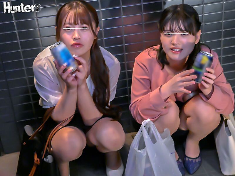 【妻の女友達2人とヤッては寝て…を繰り返すだけの狂った三日間。ボクの妻が帰省中に妻の友達と浮気セックスしまくりのヤリ部屋となったボクと妻の寝室】
妻が帰省中のボクの家に妻の同僚がやってきた。妻がいないのになぜ？という疑問をぶつけるより先に「飲みましょう！」となぜか宅飲みすることに！妻とはタイプの違う2人の女性は、正直魅...