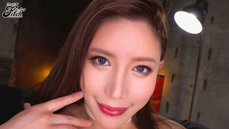 【爆乳セレブ痴女に見つめられて犯●れたい 永井マリア】
アメリカンポルノの様なゴージャスでド派手な爆乳痴女が、貴方の目を見つめながら自由を支配して快感コントロール！抜群のムチムチBODYと目力で貴方を玩具のように扱い、自らの快楽の為に犯していく。肉感BODYを密着させ耳元で淫語を囁き、ビンビンに勃起させたチンポを刺激しながら、寸止め責めで射精を焦らしながら悶えるM男をあざけ笑い弄ぶセレブ痴女！